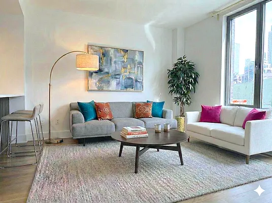 Living room, photo 2