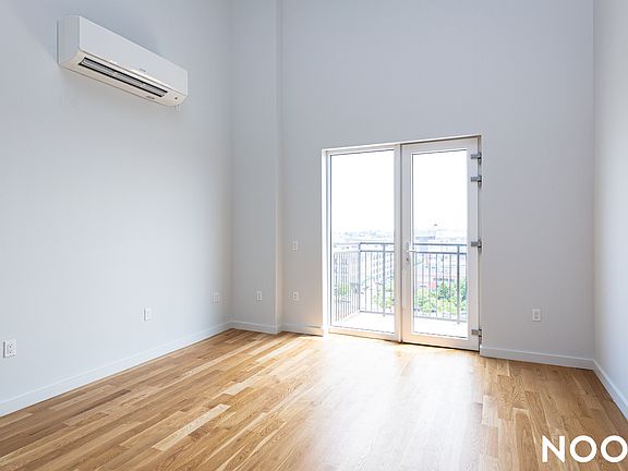 5th image of 45-57 Davis St #205