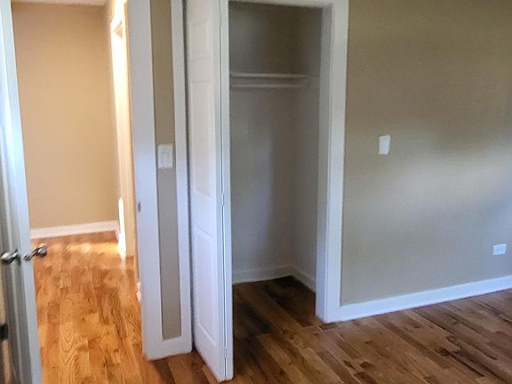 4th image of 39090 N Walnut St