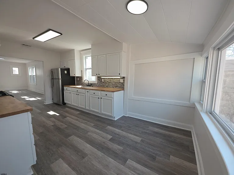 346 N Delaware Ave — Photo 12