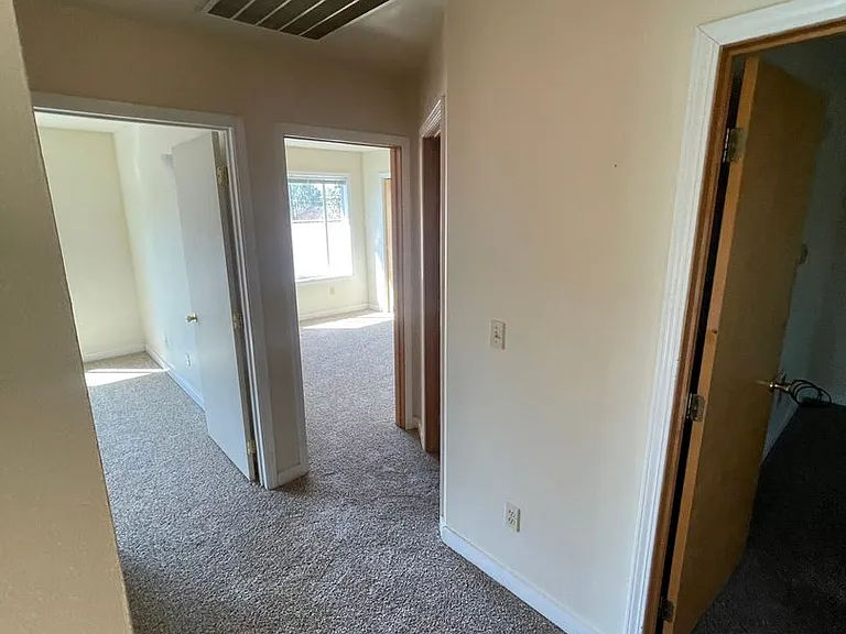 1300 N Brooklane St — Photo 11