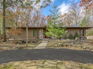 21 Sherwood Ridge Rd, Pomona, NY 10970