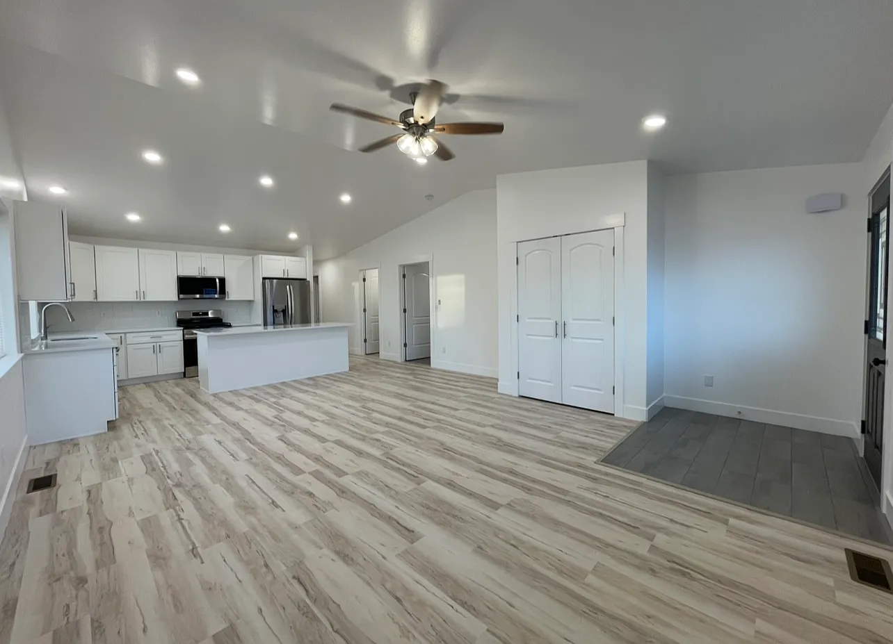 3 bed, 1480 sqft, $2,300 — Photo 1