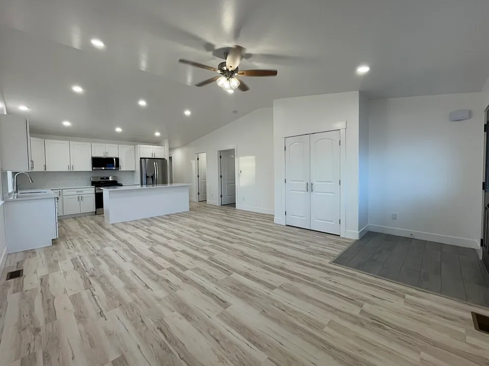 1709 N Williwaw Way #1