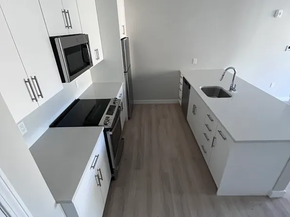 157 Chestnut St #201, Chelsea, MA 02150