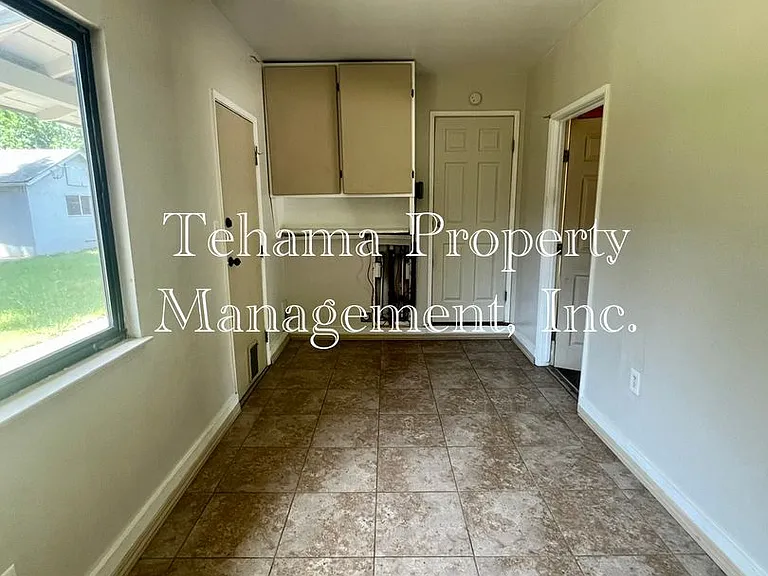 845 Lassen Ave — Photo 6