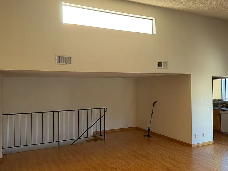 1218 S Cypress Ave #F — Photo 15