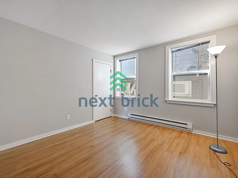 2243 14th Ave W #B — Photo 8