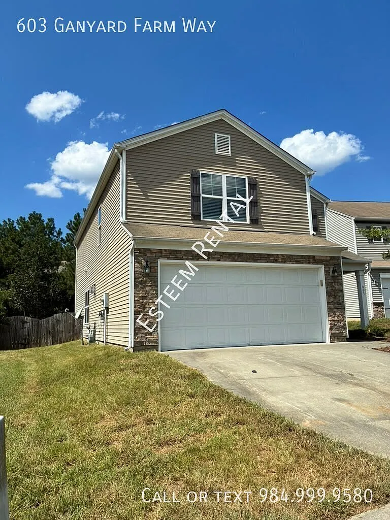 4 bed, 2.5 bath, 2124 sqft, $2,300 — Photo 2