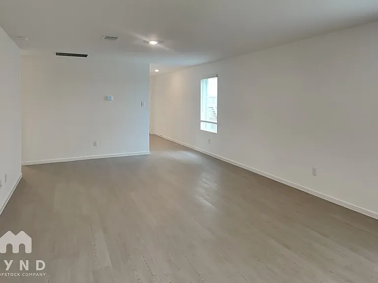 904 Coperchiata Cir — Photo 3