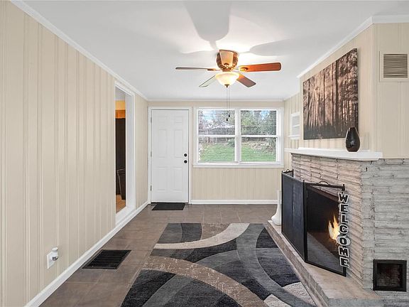 3rd image of 9341 Talbot Dr
