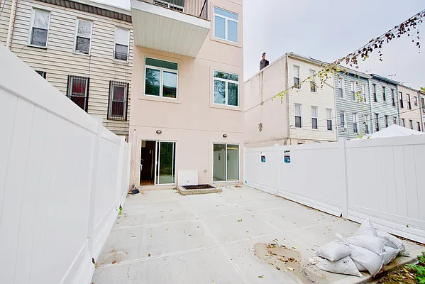 Rented by Nolita Group | media 19