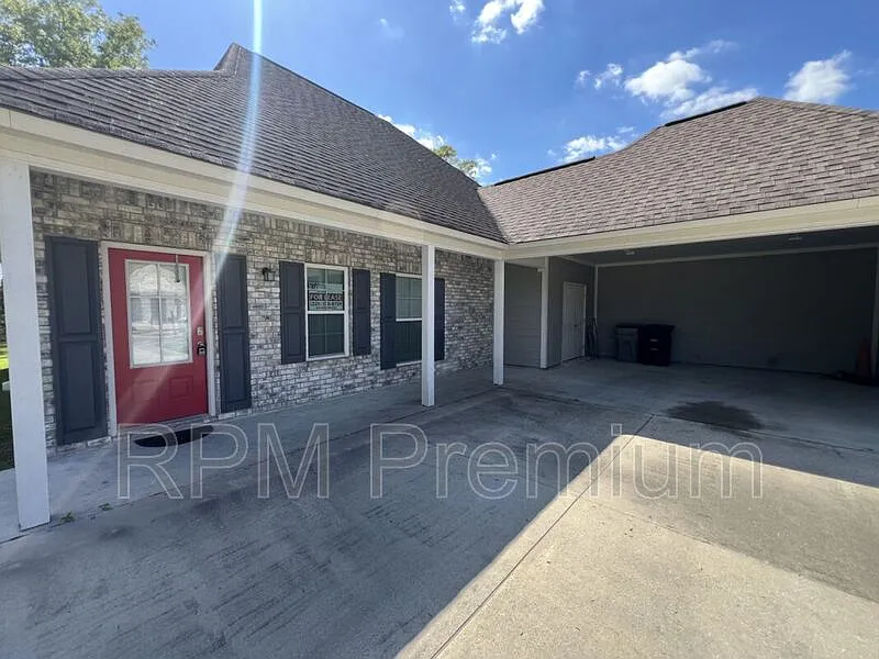 Building Photo - 8614 Forestwood Ave