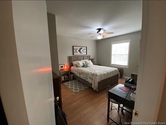 4th image of 179 Edgett Ave