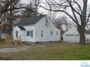 810 S Favony Ave, Holland, OH 43528