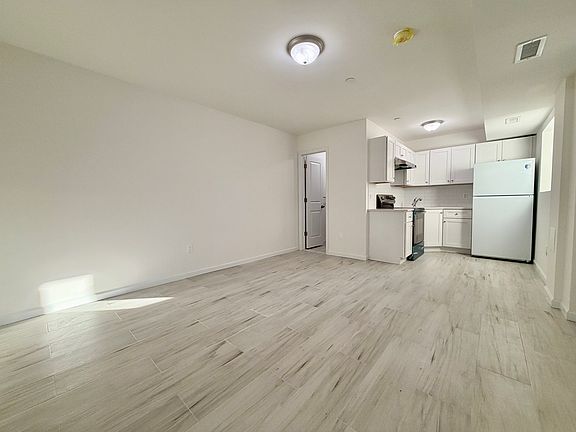 4th image of 104 Burke Ave #1