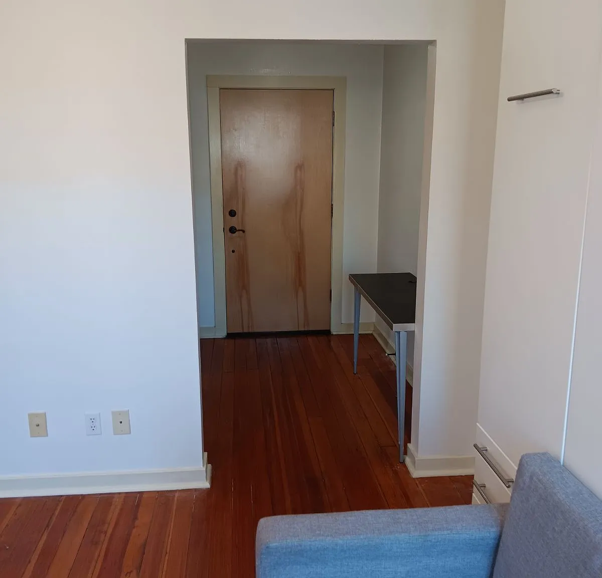 Studio, 335 sqft, $705 — Photo 2