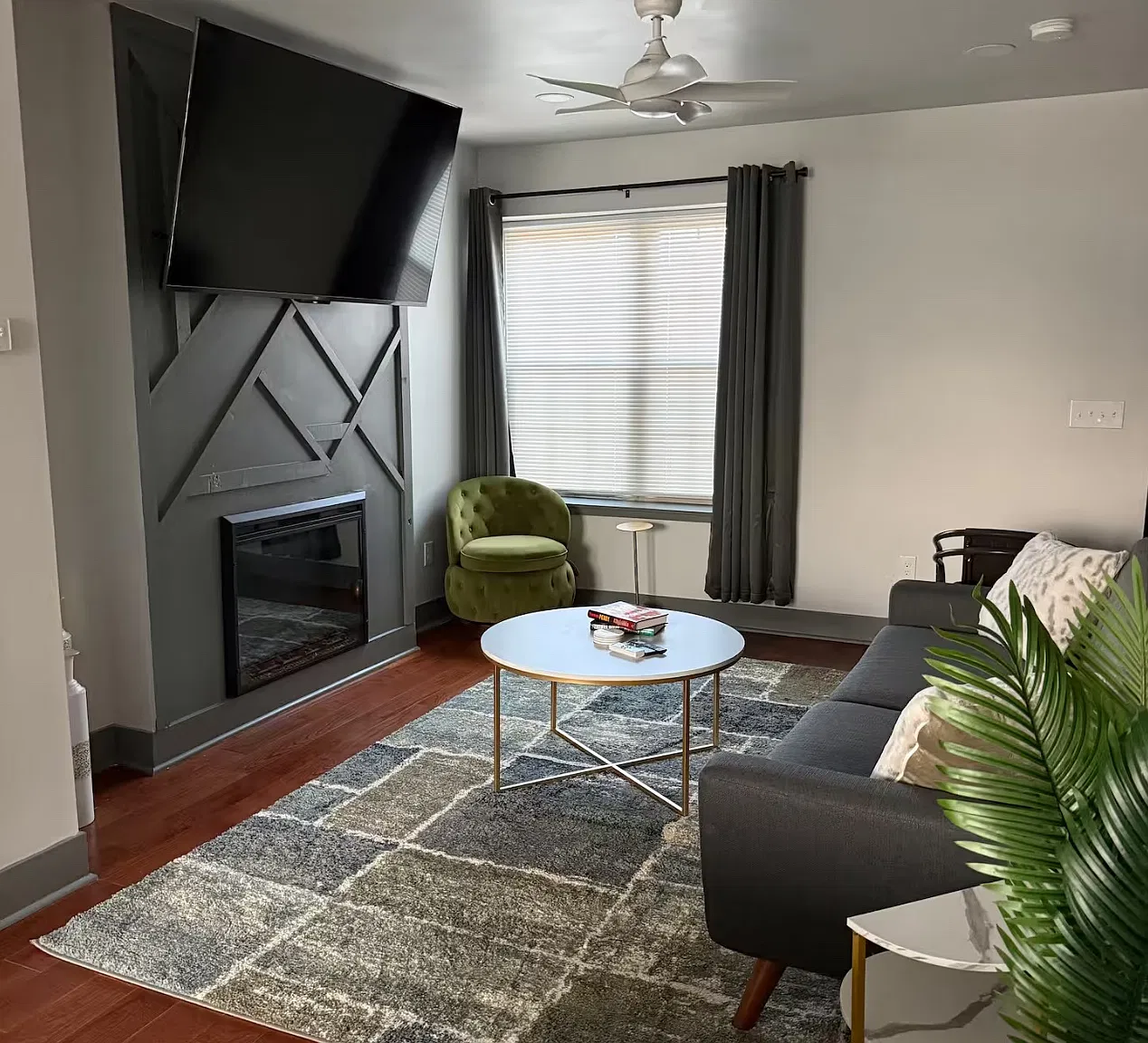 2 bed, 1000 sqft, $1,400 — Photo 2