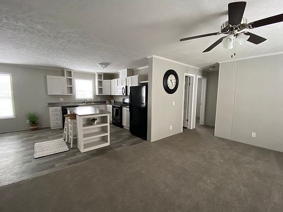3rd image of 5225 Tokay Dr #106