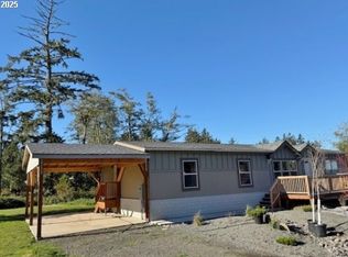 448 Pacific Dr, Hammond, OR 97121