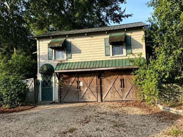 216 8th St W, Tifton, GA 31794