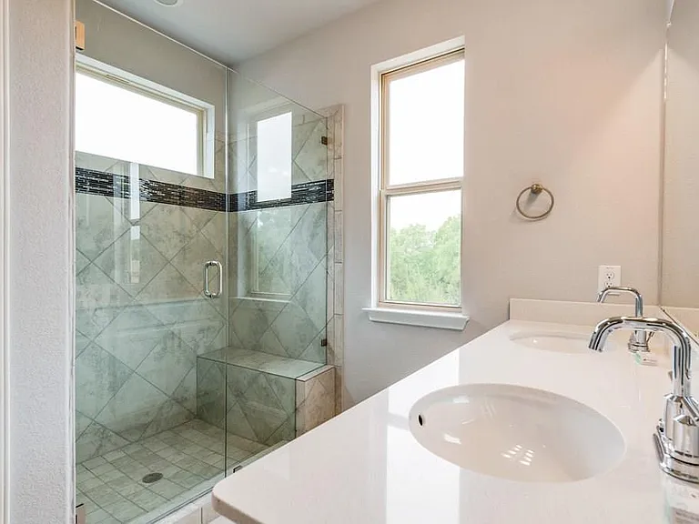 3240 E Whitestone Blvd #23 — Photo 9