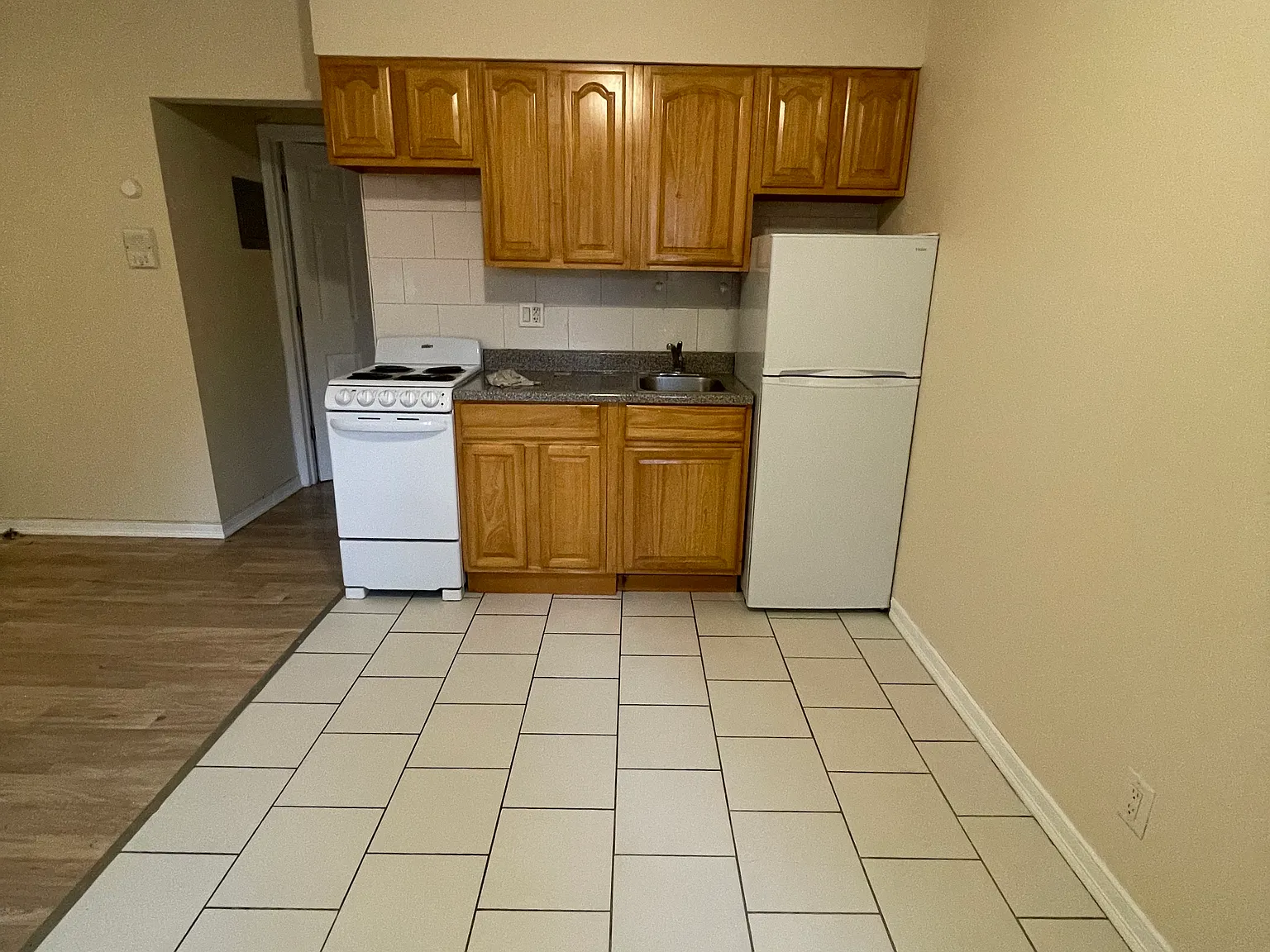 1 bed, 500 sqft, $1,100 — Photo 4