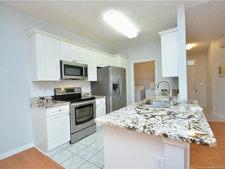 4050-201 Bardstown Ct — Photo 9