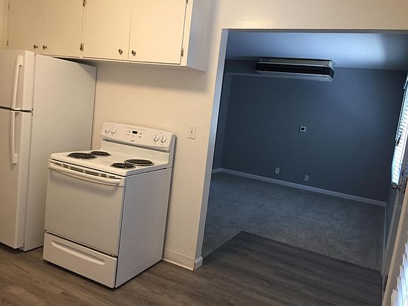 5th image of 30 Willow St