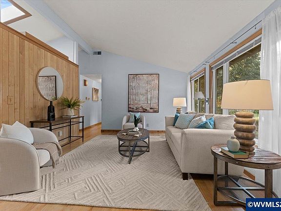 5th image of 6786 Rochester St NE