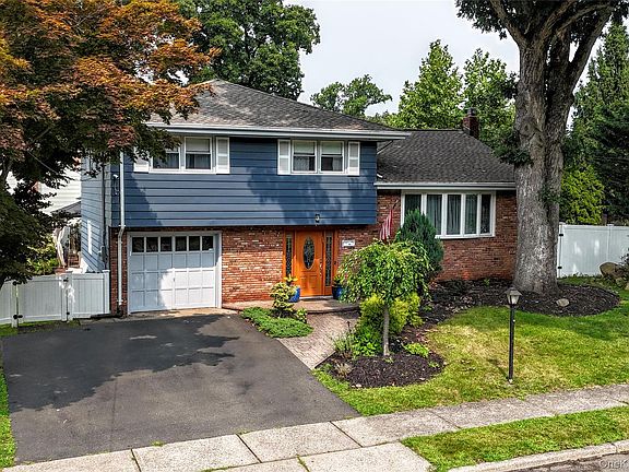 2nd image of 3 Forest Knoll Drive