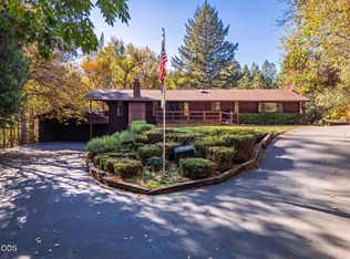 1618 Azalea Dr, Grants Pass, OR 97526