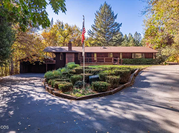 1618 Azalea Dr, Grants Pass, OR 97526