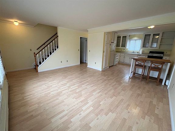 3rd image of 817 Hayner Dr