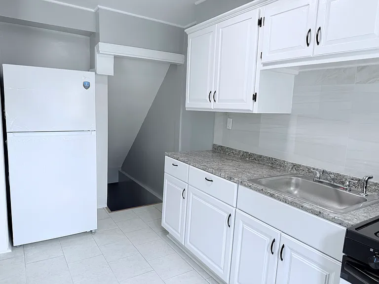 415 Edmunds Way — Photo 5