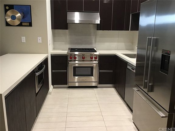 2nd image of 441 S Barrington Ave #103
