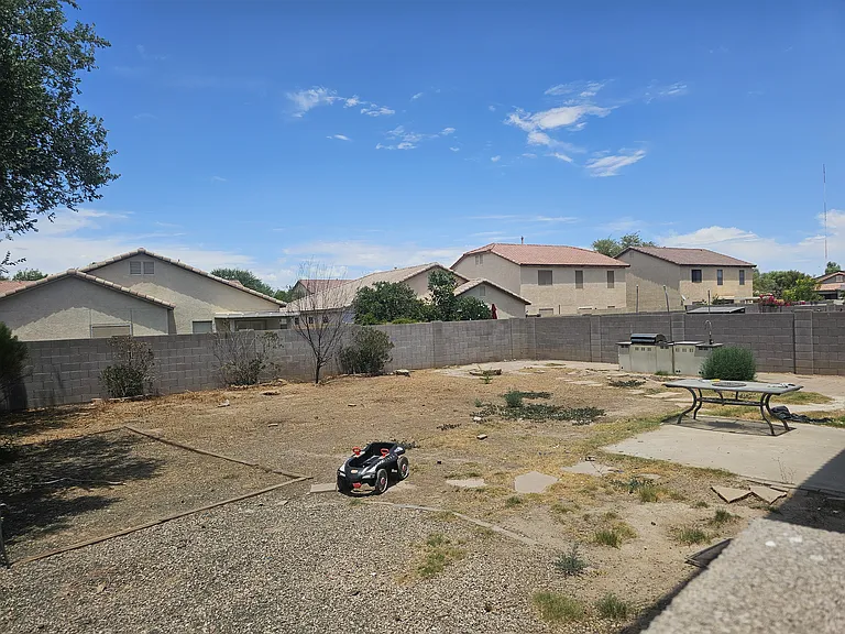 2114 E Paso Fino Dr — Photo 16
