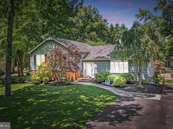 8 Alton St, New Egypt, NJ 08533