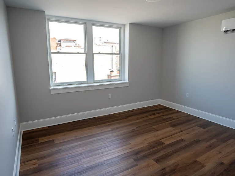 23 2nd St #4B — Photo 4