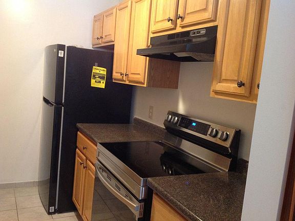3rd image of 213-320 Parrott Ave #213