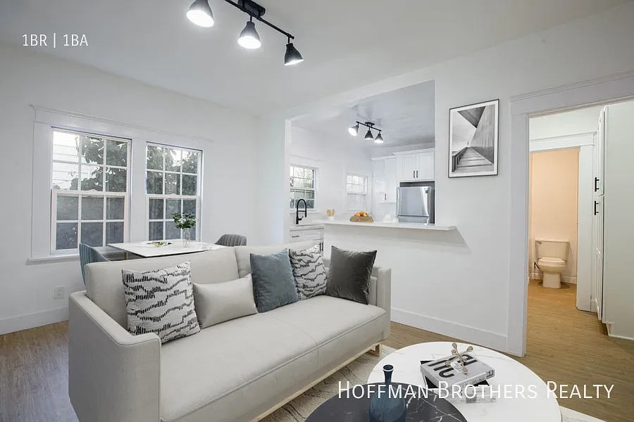 1934 New England St #5