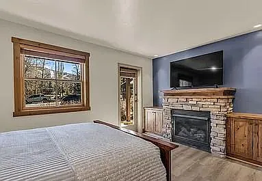 2 bed, 935 sqft, $2,145 — Photo 2