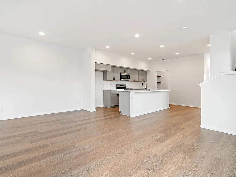 10002 Kings Landing Ave NW — Photo 16
