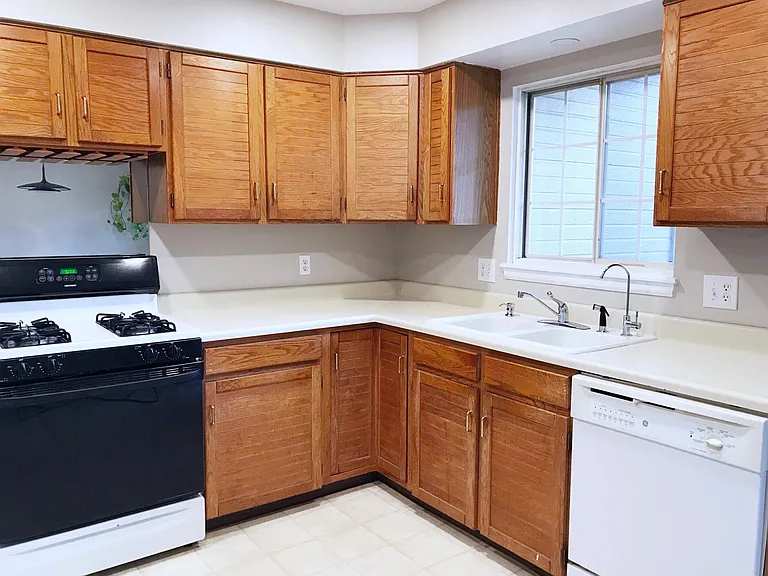 401 Pheasant Run — Photo 9