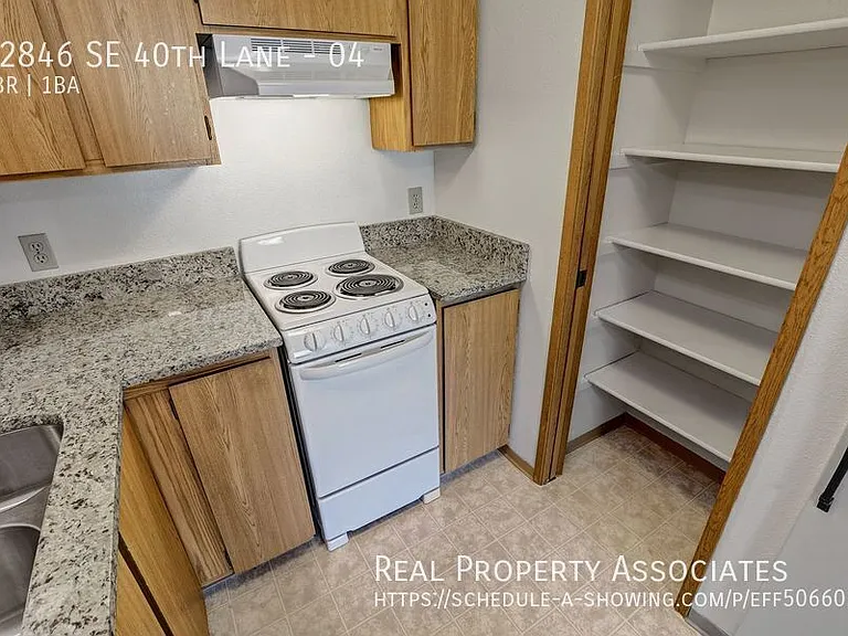 12846 SE 40th Ln #4 — Photo 8