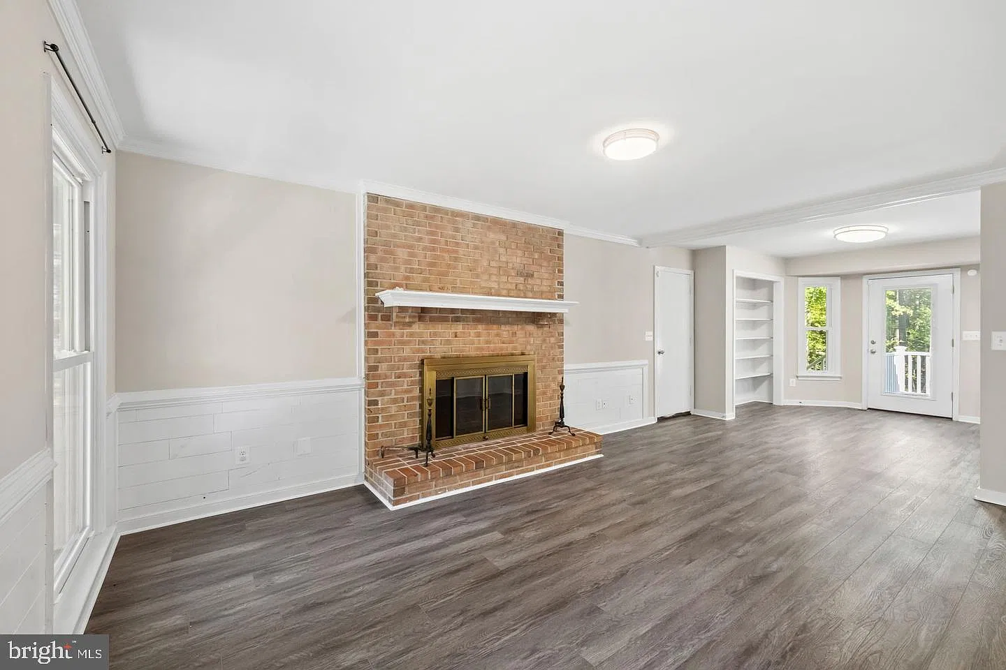 4 bed, 2.5 bath, 2332 sqft, $3,800 — Photo 4