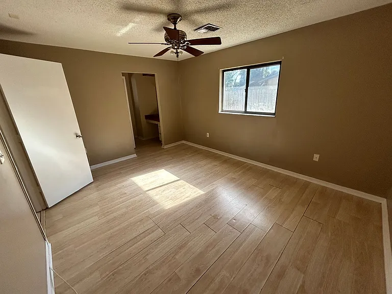 1649 Georgetowne Blvd — Photo 19