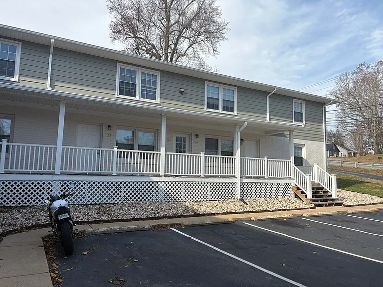 Riverview Apartments — Photo 9
