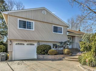 69 Burton Ave, Plainview, NY 11803