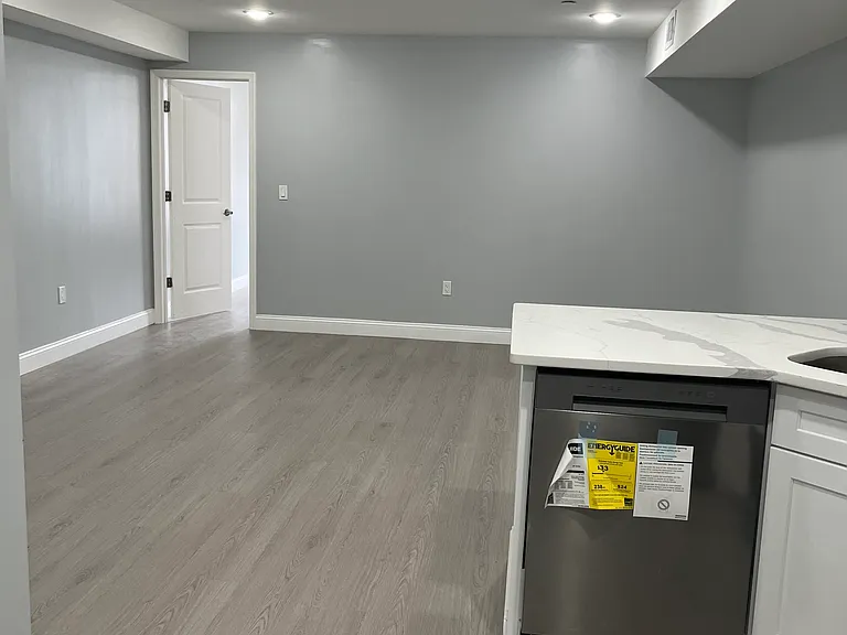 2405 Ridge Ave #1 — Photo 2